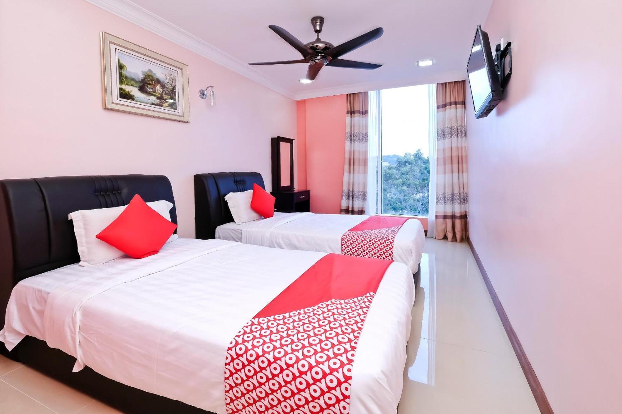 Oyo 714 Arina Hotel Банги Екстериор снимка