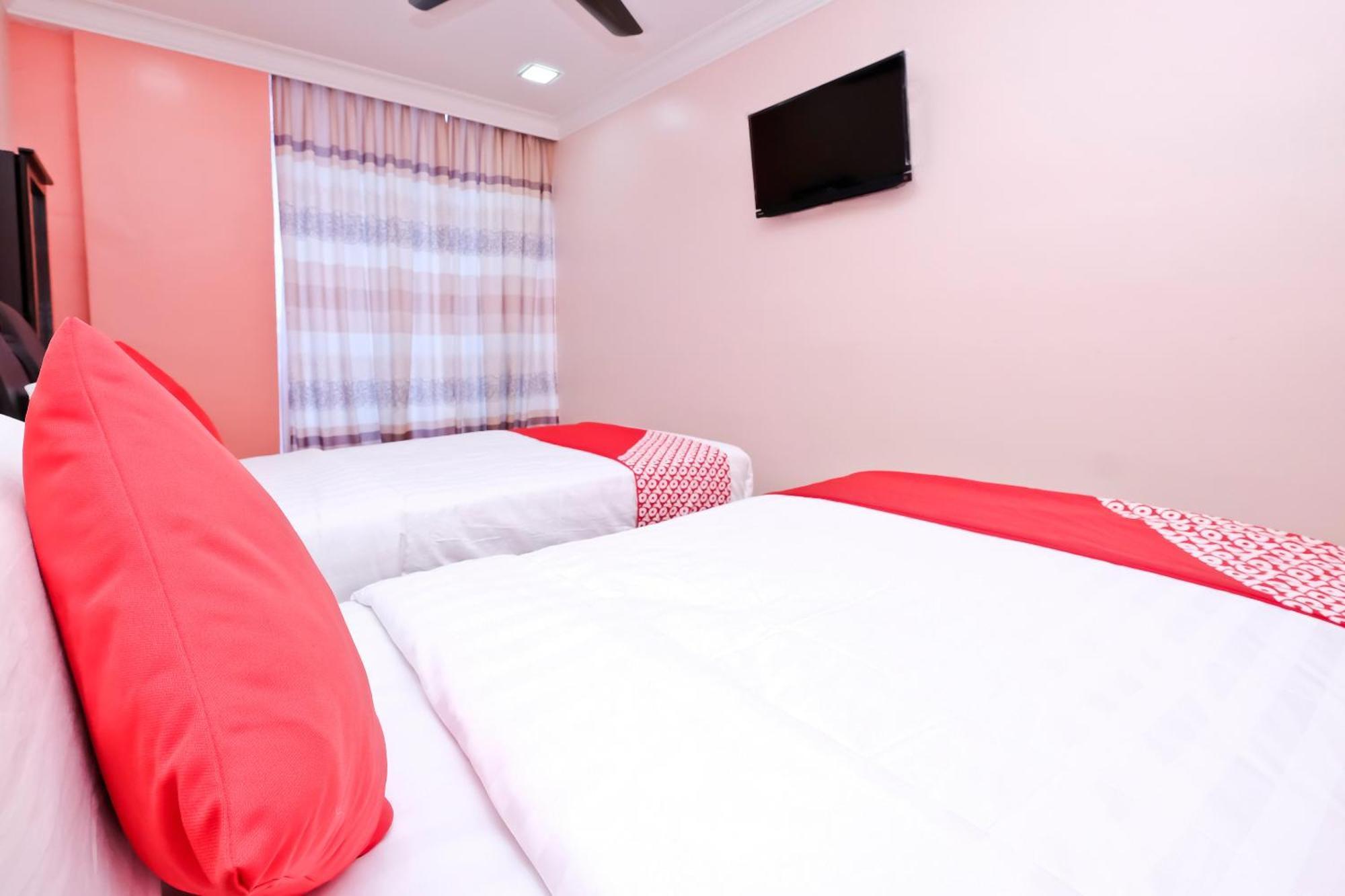 Oyo 714 Arina Hotel Банги Екстериор снимка