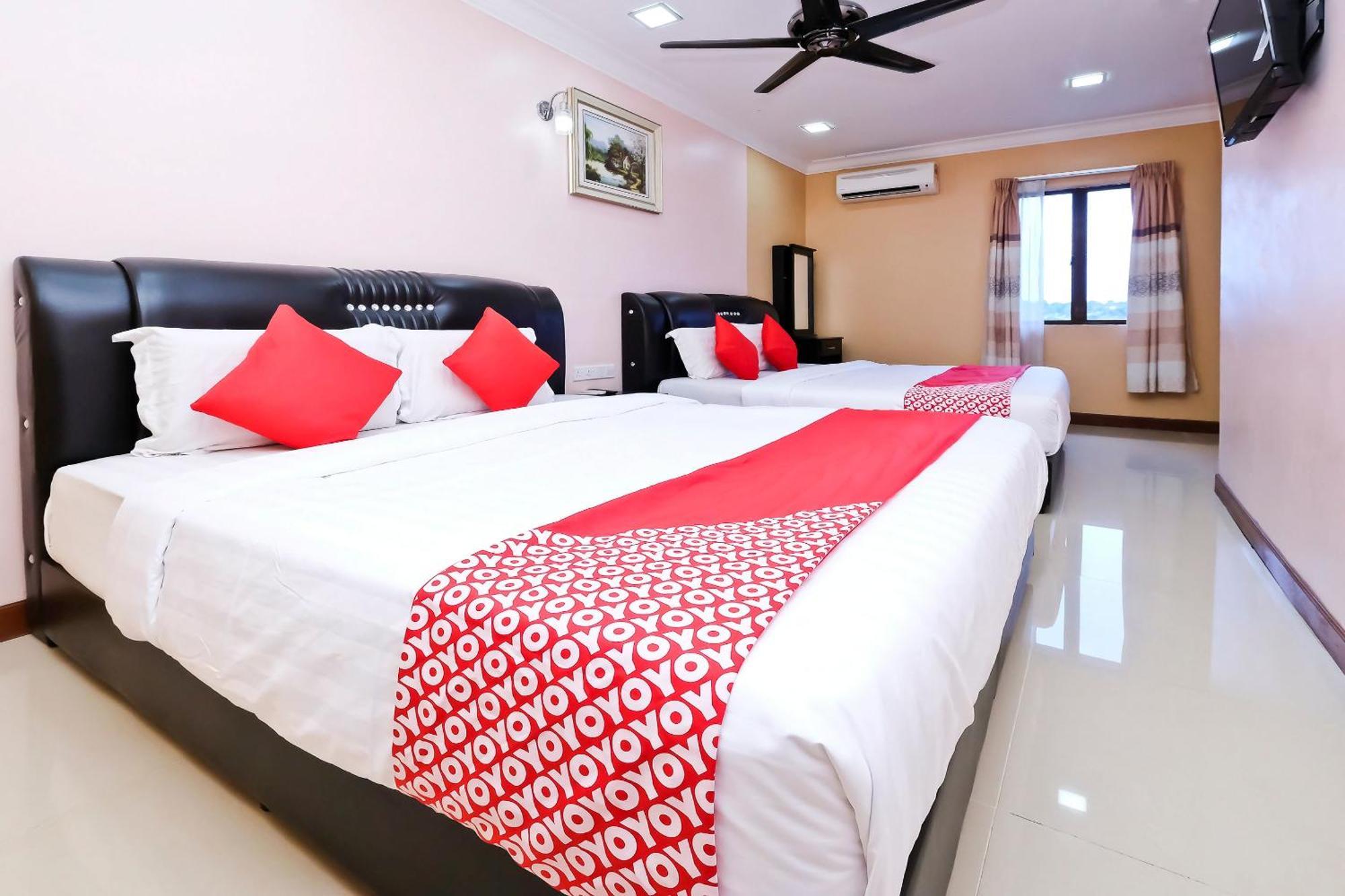 Oyo 714 Arina Hotel Банги Екстериор снимка