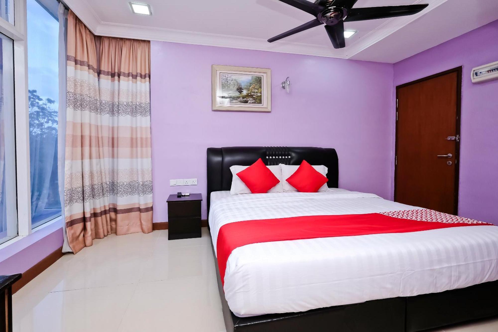 Oyo 714 Arina Hotel Банги Екстериор снимка